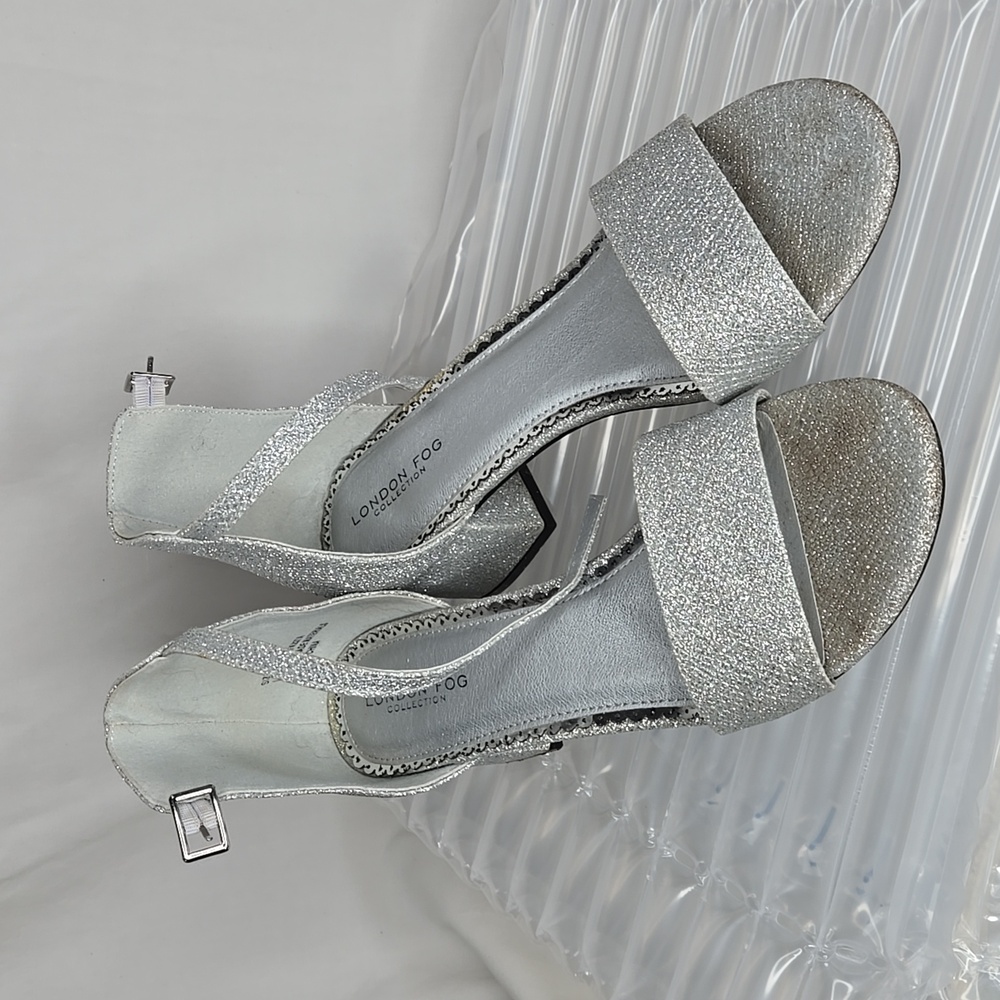 *Used* London Fog silver Sandal size 9